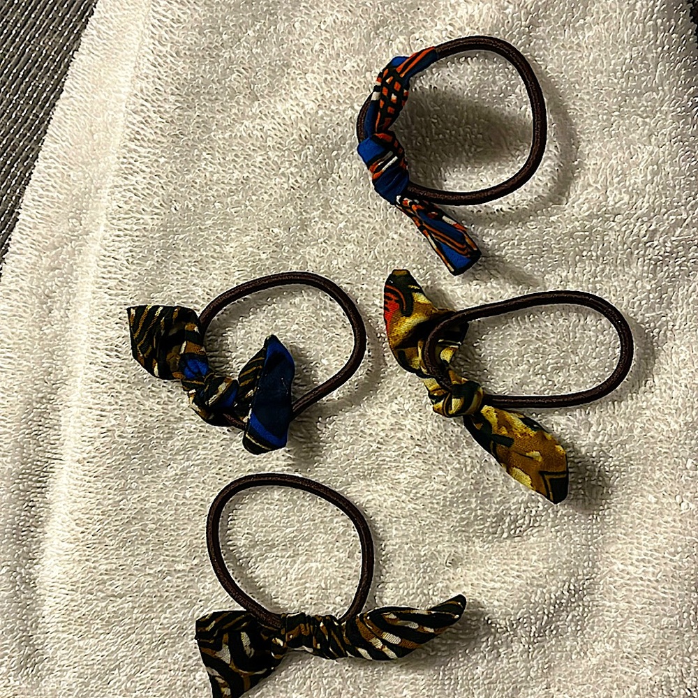 Hair ties with colorful African cotton details. Multiple colors.